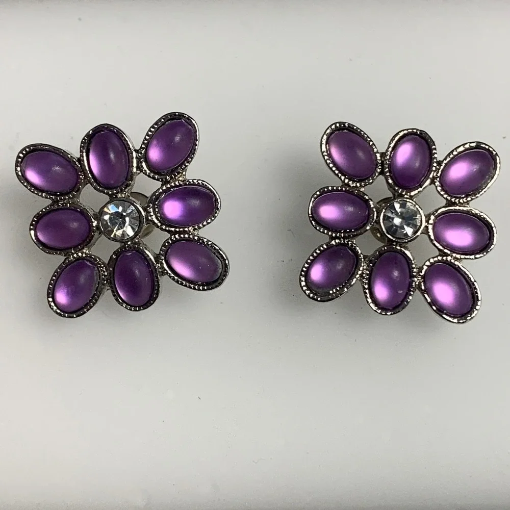 Silver Tone Purple Cabochon Flower Stud Earrings Rhinestone Center Floral 3799